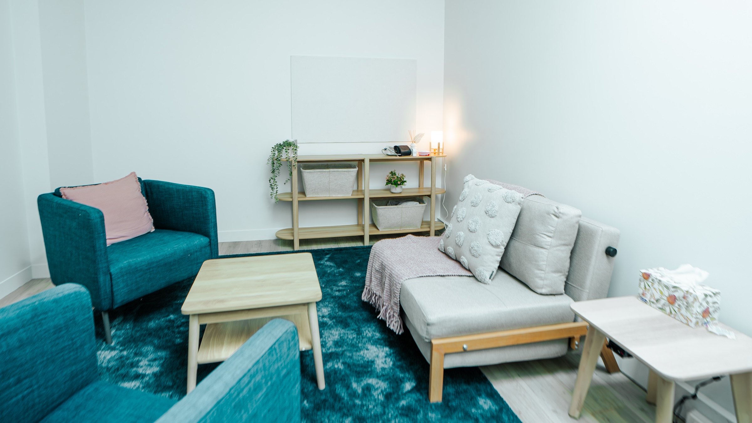 Client-centred therapy room with soft seating